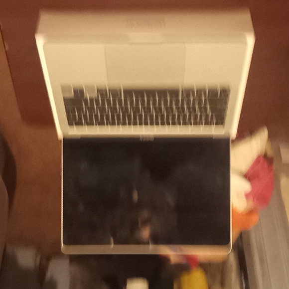 2020 Apple MacBook w/M1 Chip + Vintage Nintendo Console + Controller + Game - Picture 3 of 3